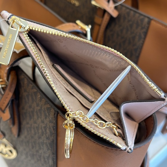 MICHAEL KORS SMALL TOP ZIP COINPOUCH WITH ID CARD CASE WALLET 
POWDER BLUSH 
NWT - Picture 9 of 16